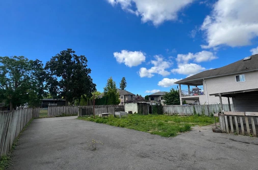 14086 72 AVENUE, Surrey, BC — Residential for Sale - Photo 2