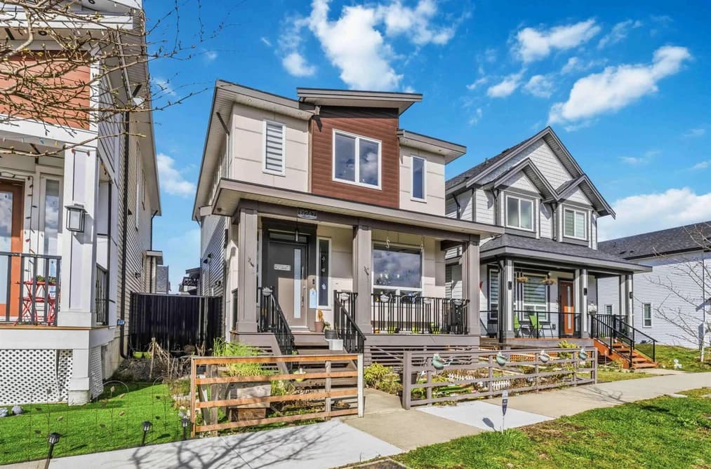House for sale at 19247 71 Avenue Surrey British Columbia - MLS: R3143181