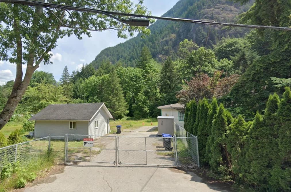 19978 BEACON ROAD, Hope, BC — Residential for Sale - Photo 2