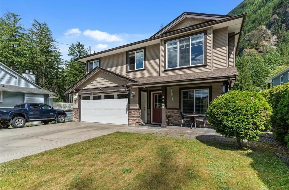 19988 BEACON ROAD, Hope, BC — Residential for Sale - Photo 2