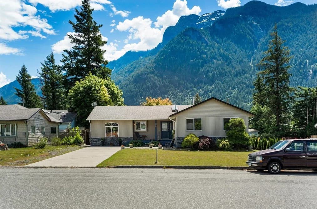 House for sale at 574 Park Street Hope British Columbia - MLS: R3104152