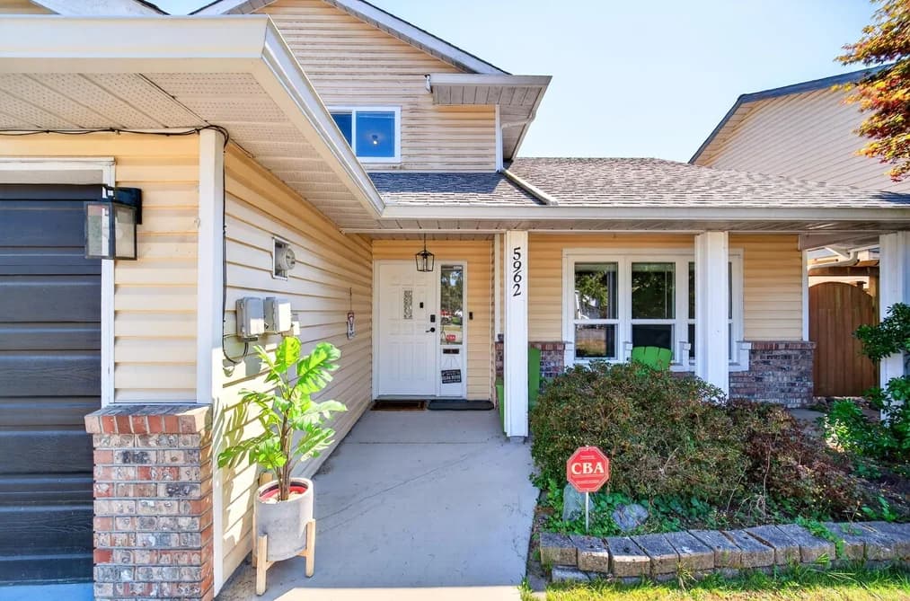 5962 49A AVENUE, Delta, BC — Residential for Sale - Photo 2