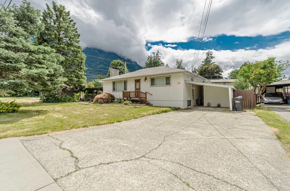 House for sale at 776 7th Avenue Hope British Columbia - MLS: R3135303