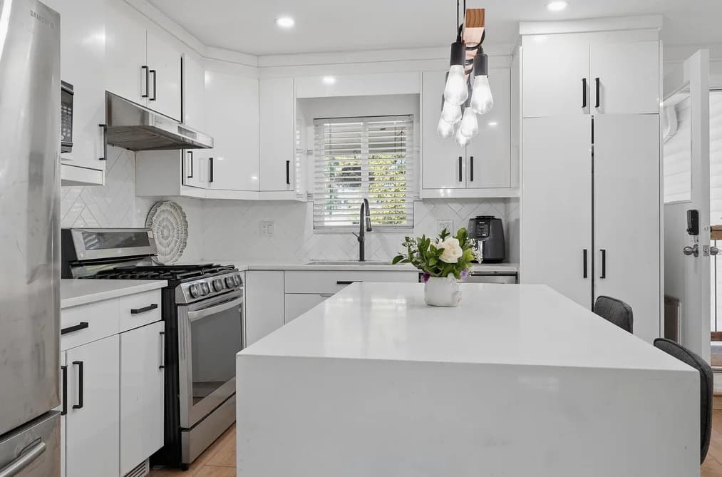 8581 152 STREET, Surrey, BC — Residential for Sale - Photo 2