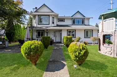 House for sale at 9511 160 Street Surrey British Columbia - MLS: R3168411