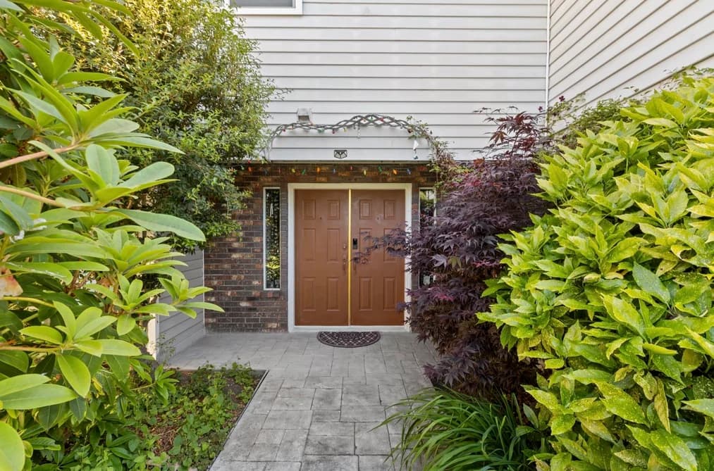 956 161A STREET, Surrey, BC — Residential for Sale - Photo 2