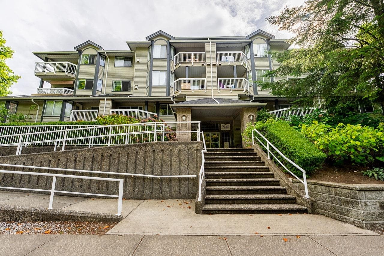 Condo for sale at 207 1215 Pacific Street Coquitlam British Columbia - MLS: R3162000