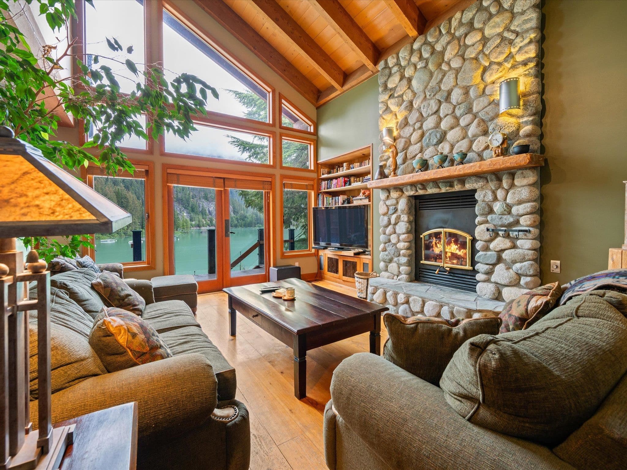 House for sale at 9297 Lakeshore Drive Whistler British Columbia - MLS: R3169919