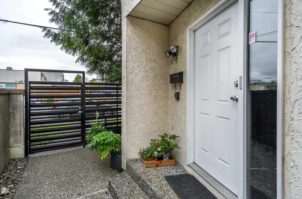1 11869 223RD STREET, Maple Ridge, BC — Residential for Sale - Photo 2