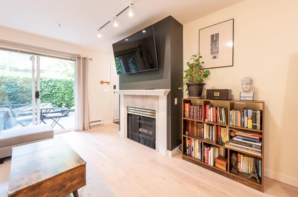 1 1386 W 6TH AVENUE, Vancouver, BC — Residential for Sale - Photo 2