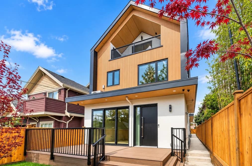 1 1582 E 2ND AVENUE, Vancouver, BC — Residential for Sale - Main Photo