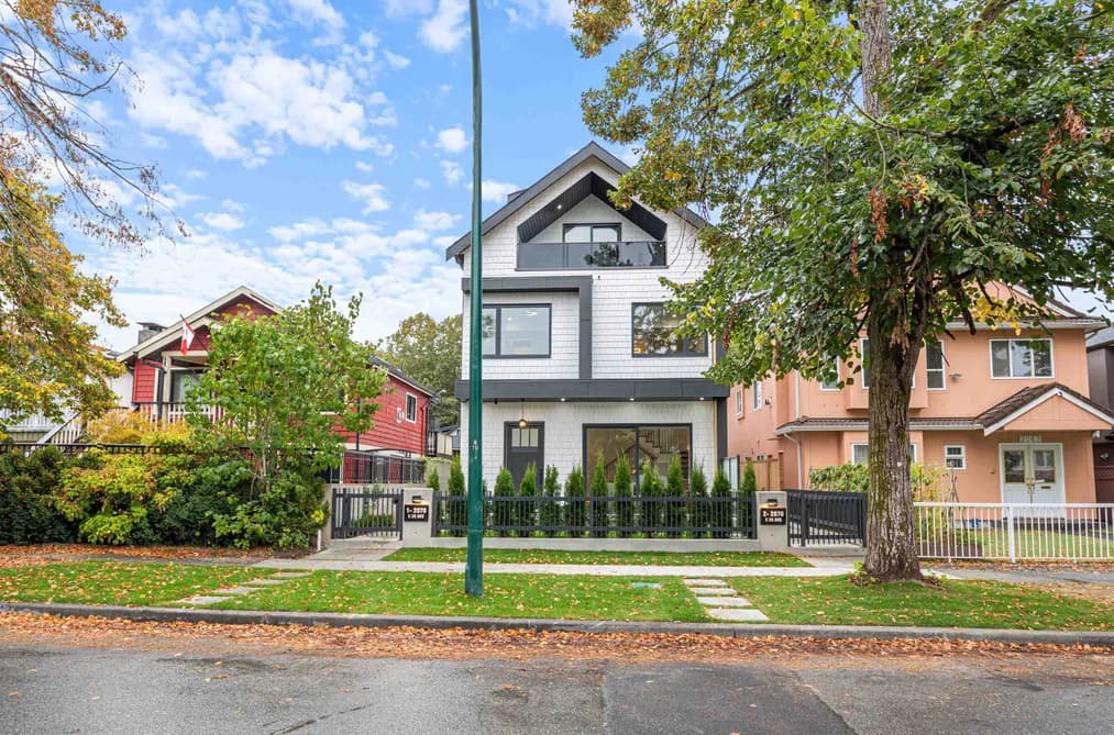 1 2070 E 26TH AVENUE, Vancouver, BC — Residential for Sale - Photo 2