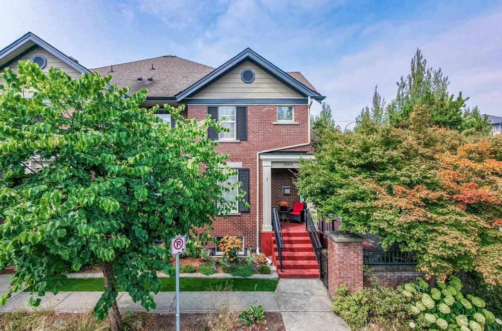 1 20832 70 AVENUE, Langley, BC — Residential for Sale - Main Photo