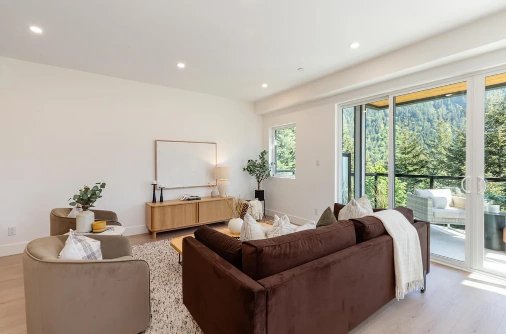 1 2096 CRUMPIT WOODS DRIVE, Squamish, BC — Residential for Sale - Photo 2