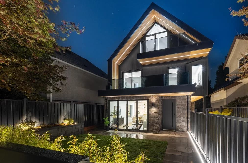 1 2145 NAPIER STREET, Vancouver, BC — Residential for Sale - Photo 2