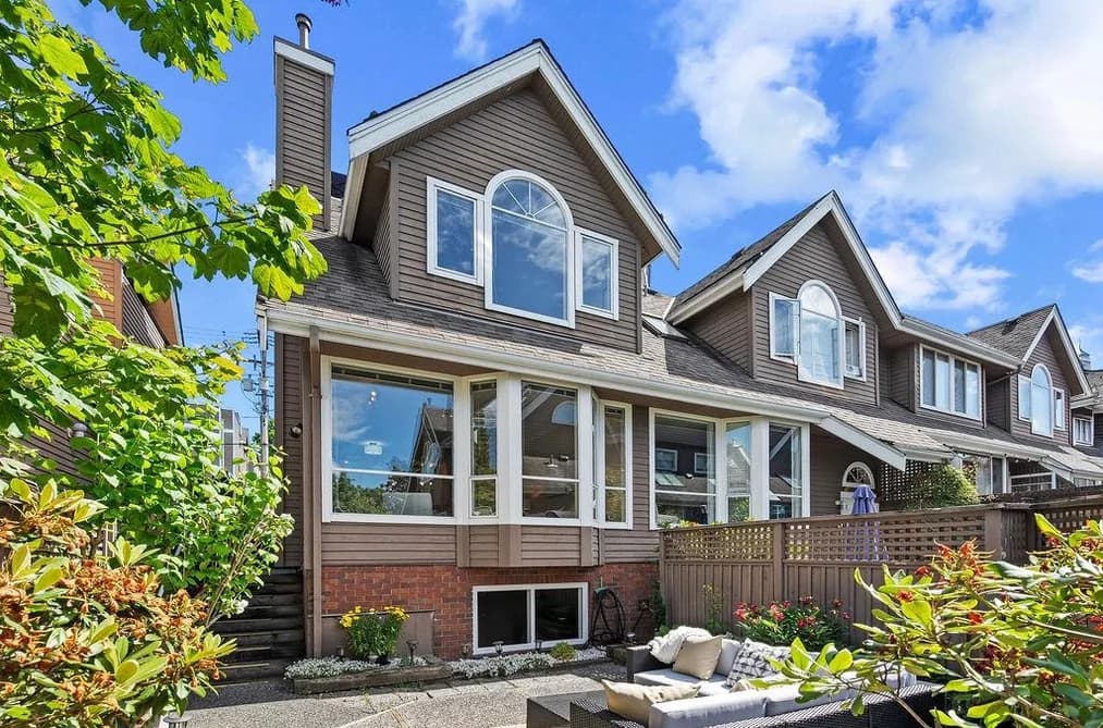 1 230 E KEITH ROAD, North Vancouver, BC — Residential for Sale - Main Photo