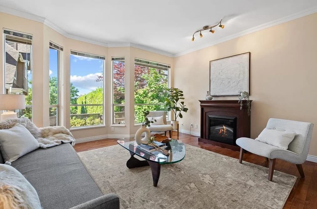 1 230 E KEITH ROAD, North Vancouver, BC — Residential for Sale - Photo 2