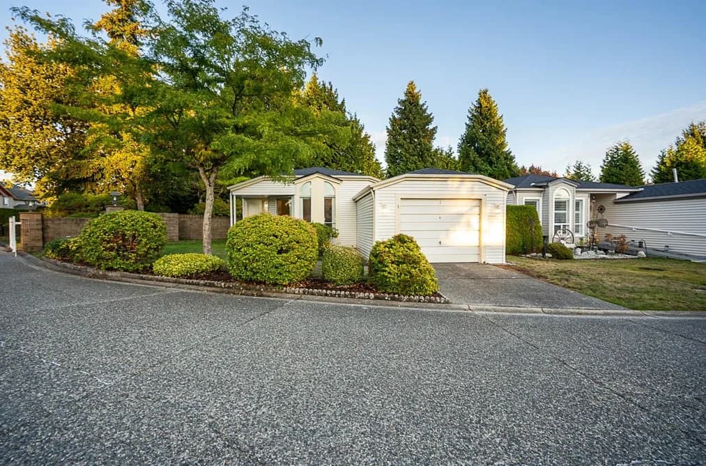 1 2345 CRANLEY DRIVE, Surrey, BC — Residential for Sale - Photo 2