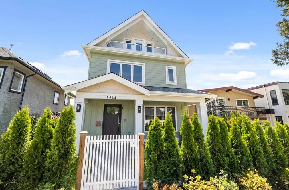 1 2528 TURNER STREET, Vancouver, BC — Residential for Sale - Photo 2