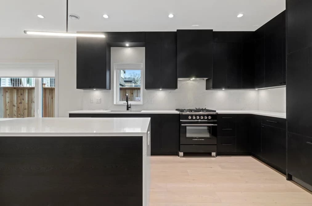 1 2539 GRANT AVENUE, Vancouver, BC — Residential for Sale - Main Photo