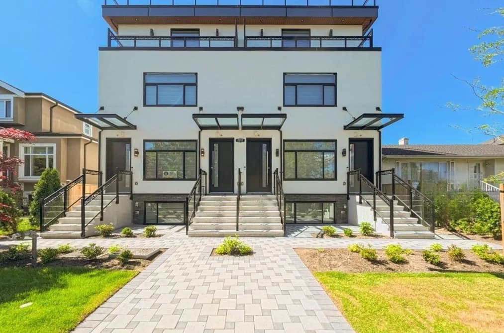 1 2557 W KING EDWARD AVENUE, Vancouver, BC — Residential for Sale - Main Photo