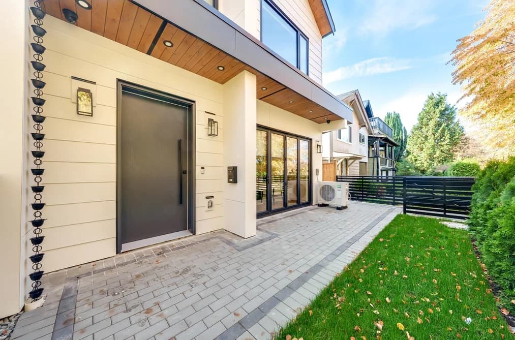 1 2686 MCGILL STREET, Vancouver, BC — Residential for Sale - Main Photo