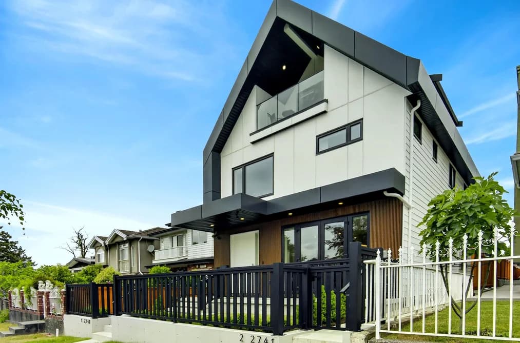 1 2741 E 7TH AVENUE, Vancouver, BC — Residential for Sale - Main Photo
