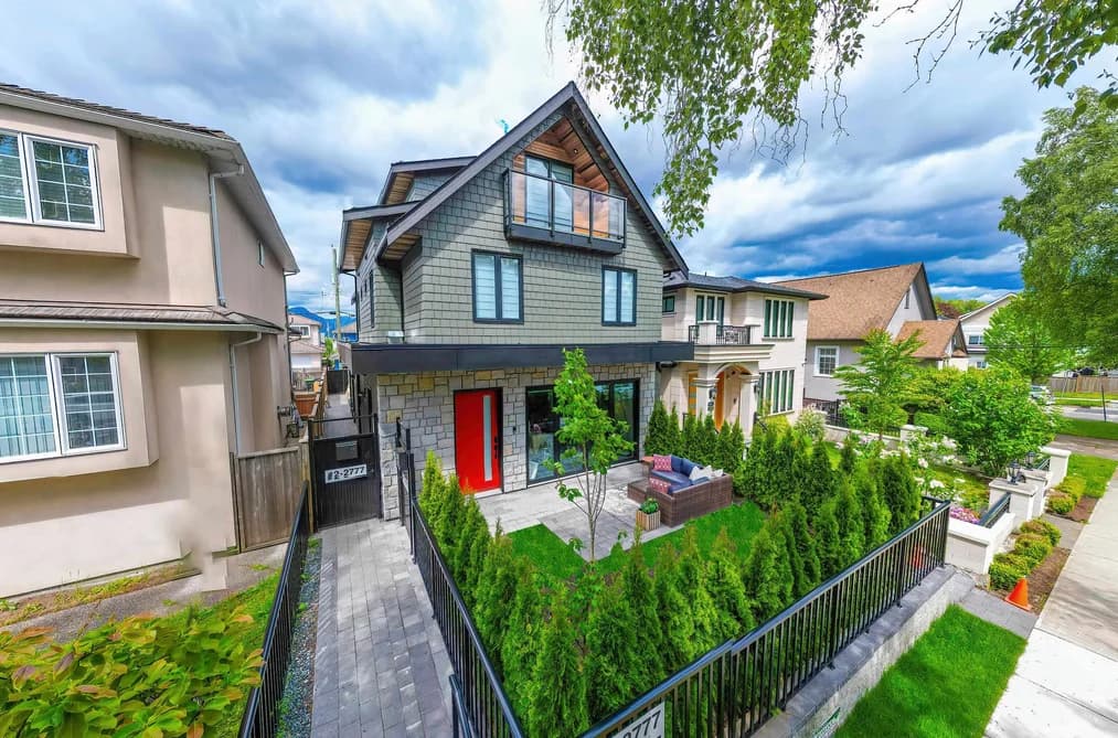 1 2777 E 27TH AVENUE, Vancouver, BC — Residential for Sale - Photo 2