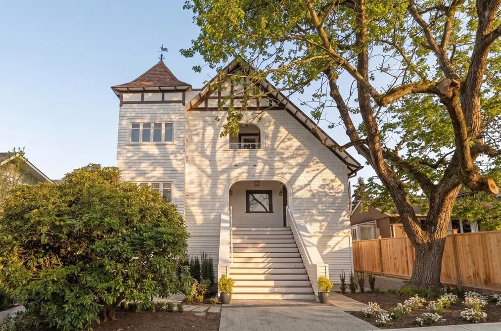 1 326 W 14TH STREET, North Vancouver, BC — Residential for Sale - Main Photo