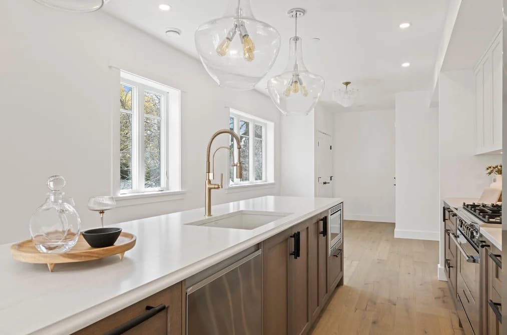 1 326 W 14TH STREET, North Vancouver, BC — Residential for Sale - Photo 2
