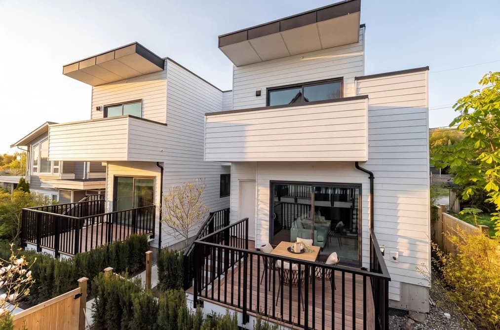 1 328 W 14TH STREET, North Vancouver, BC — Residential for Sale - Main Photo