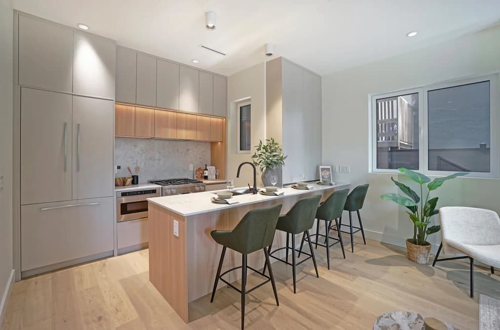 1 3315 W 10TH STREET, Vancouver, BC — Residential for Sale - Main Photo