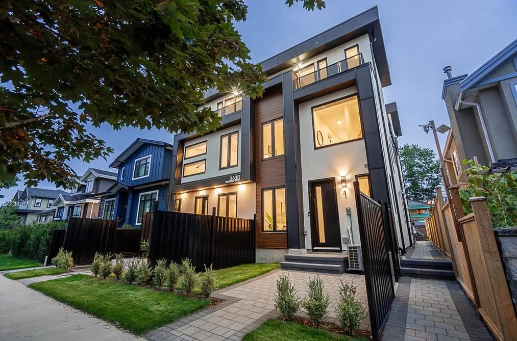 1 3638 NORMANDY DRIVE, Vancouver, BC — Residential for Sale - Photo 2