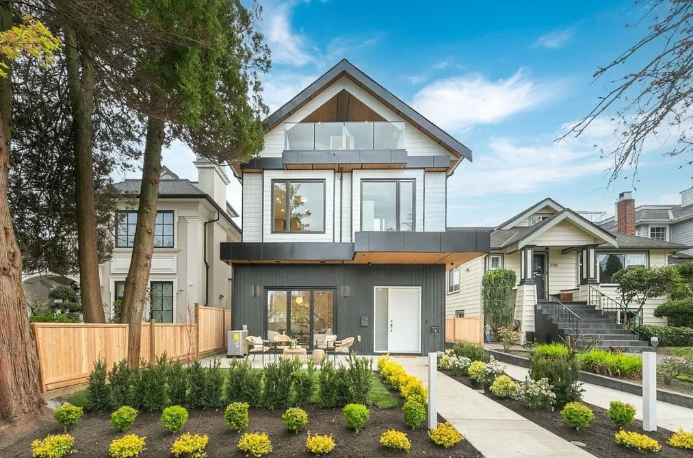 1 3708 W 18TH AVENUE, Vancouver, BC — Residential for Sale - Main Photo