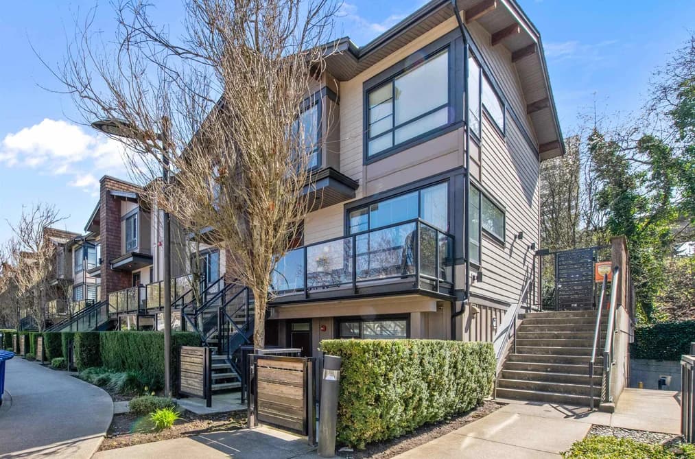 1 3728 THURSTON STREET, Burnaby, BC — Residential for Sale - Main Photo