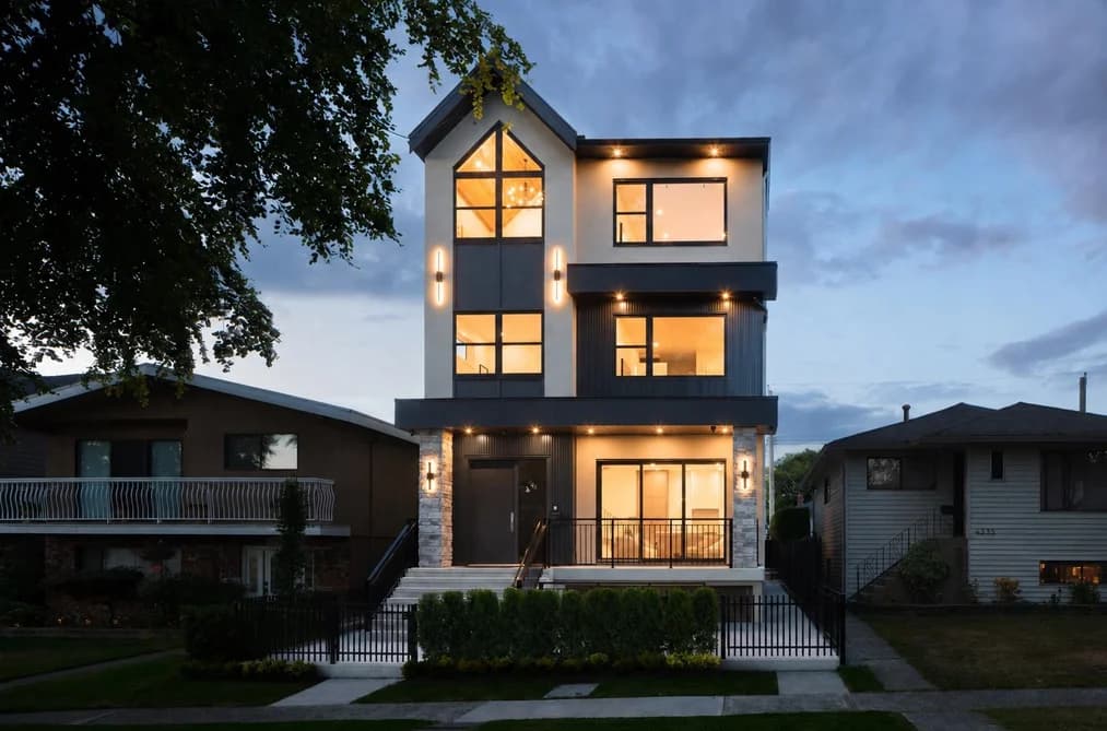 1 4331 UNION STREET, Burnaby, BC — Residential for Sale - Main Photo