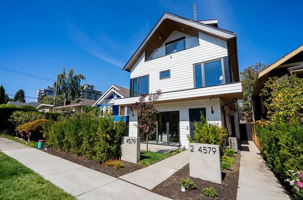 1 4579 W 11TH AVE AVENUE, Vancouver, BC — Residential for Sale - Photo 2