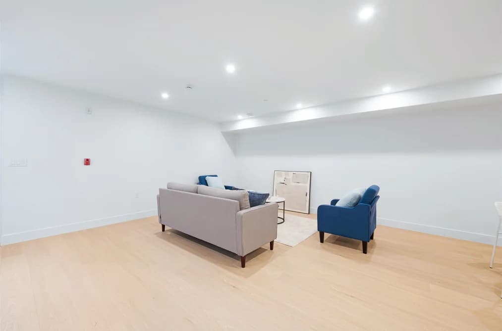 1 4855 VENABLES STREET, Burnaby, BC — Residential for Sale - Photo 2