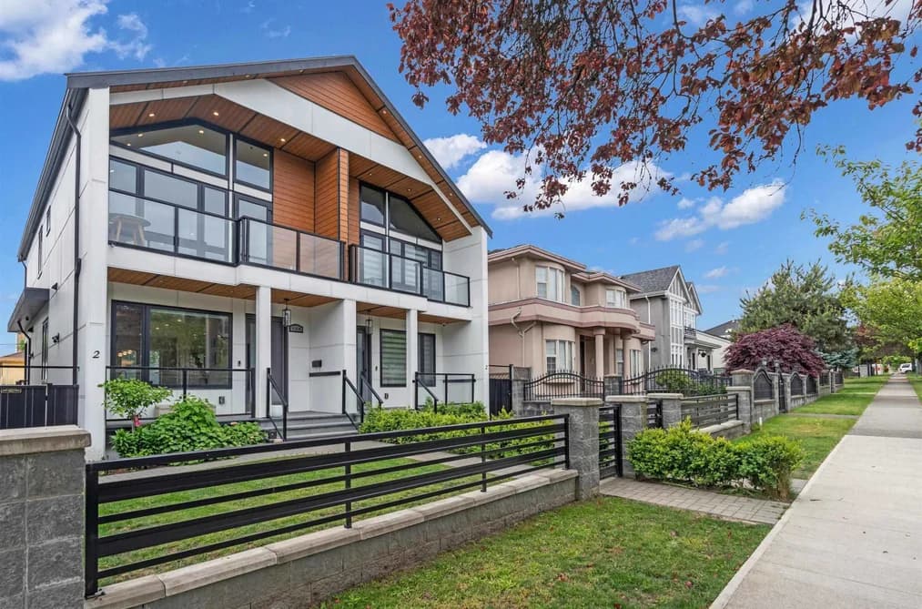 1 560 W 63RD AVENUE, Vancouver, BC — Residential for Sale - Main Photo