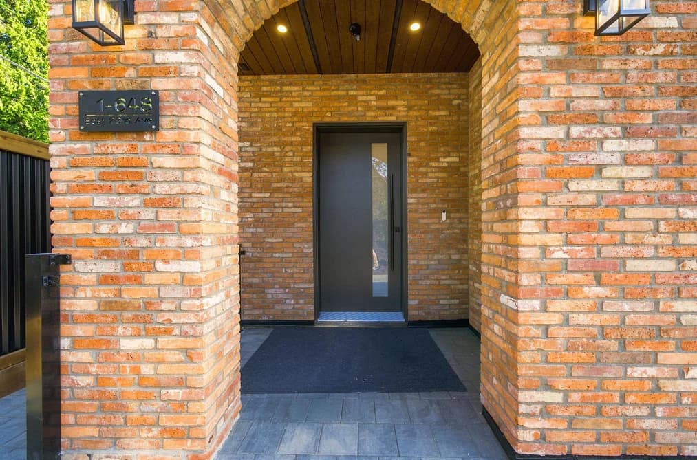1 646 E 23RD AVENUE, Vancouver, BC — Residential for Sale - Photo 2