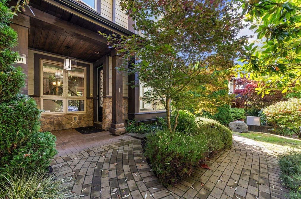 1 651 W 14TH STREET, North Vancouver, BC — Residential for Sale - Main Photo