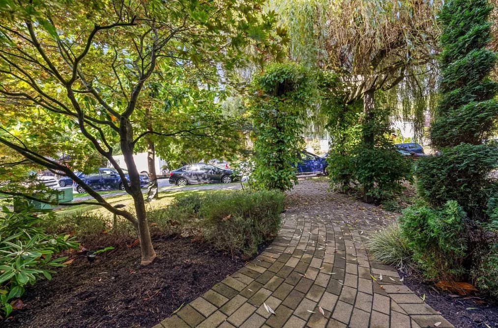 1 651 W 14TH STREET, North Vancouver, BC — Residential for Sale - Photo 2