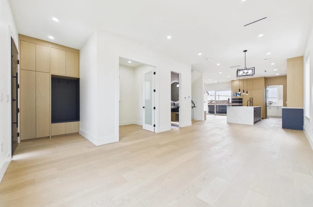 1 6512 GRANT STREET, Burnaby, BC — Residential for Sale - Photo 2