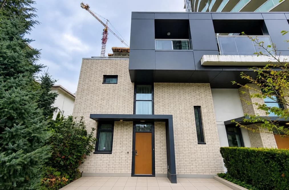 1 6638 DUNBLANE AVENUE, Burnaby, BC — Residential for Sale - Main Photo