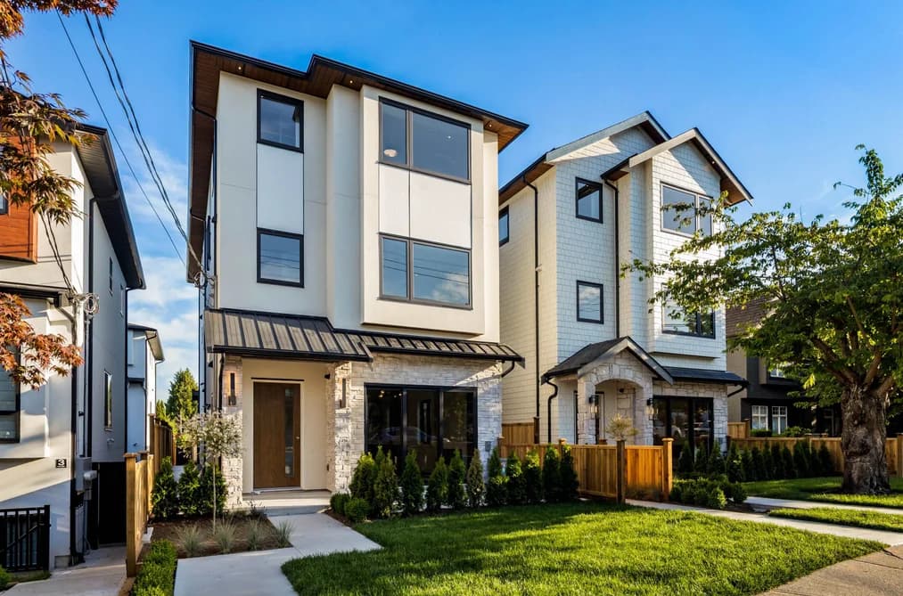 1 6682 NAPIER STREET, Burnaby, BC — Residential for Sale - Main Photo