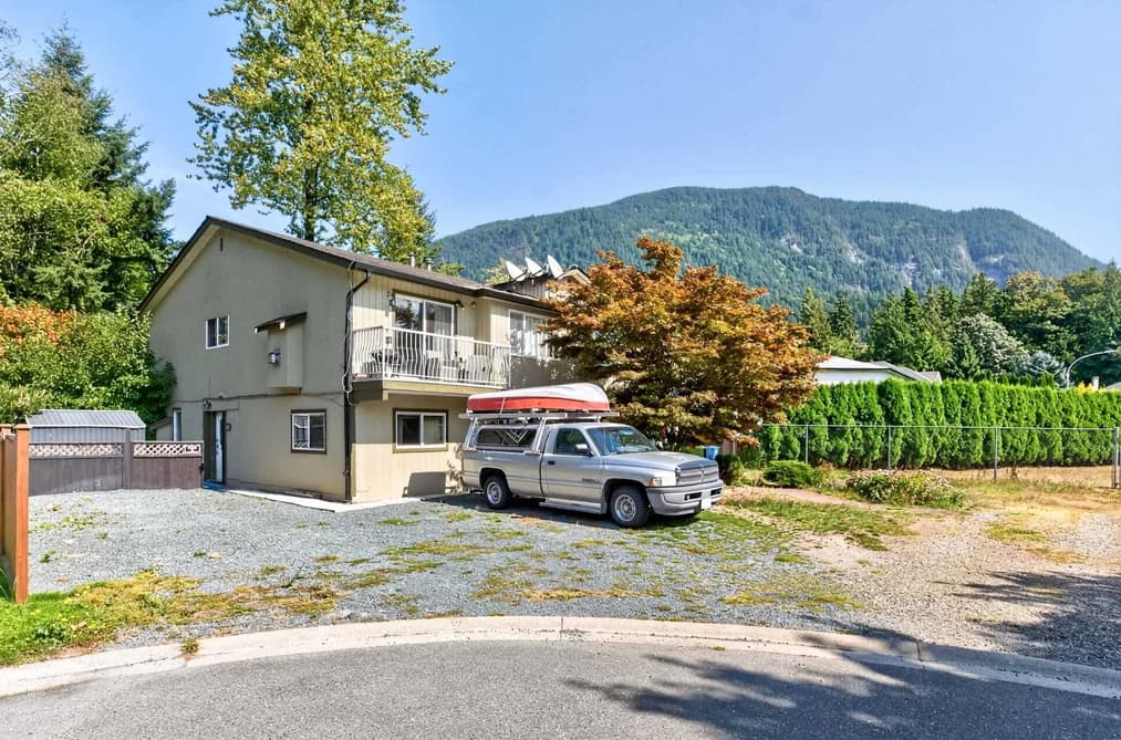 1 808 RAMONA PLACE, Harrison Hot Springs, BC — Residential for Sale - Main Photo