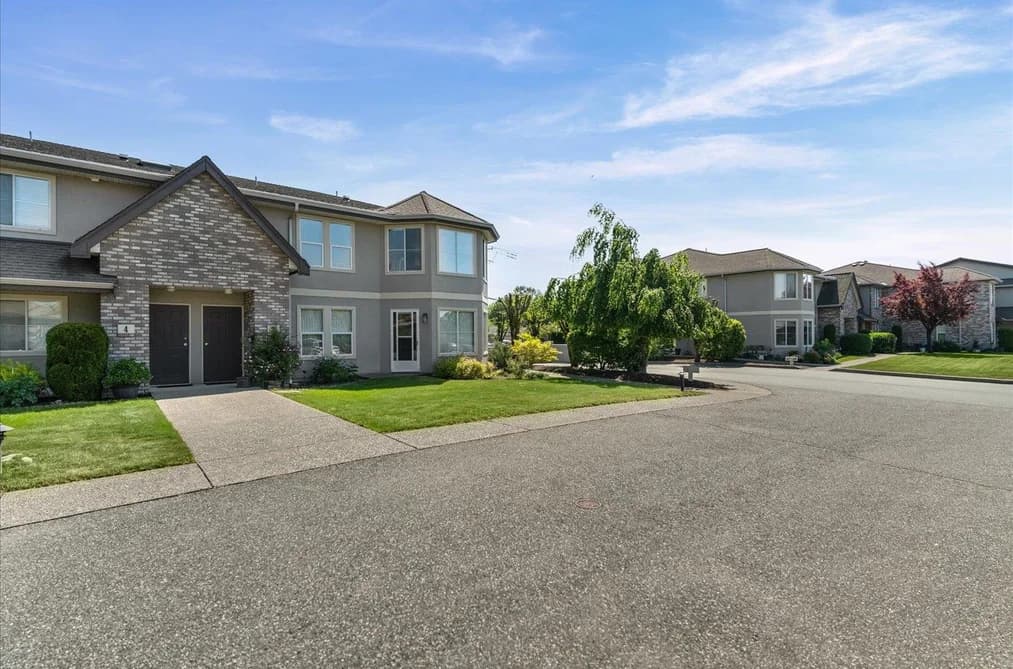 1 8533 BROADWAY ROAD, Chilliwack, BC — Residential for Sale - Photo 2