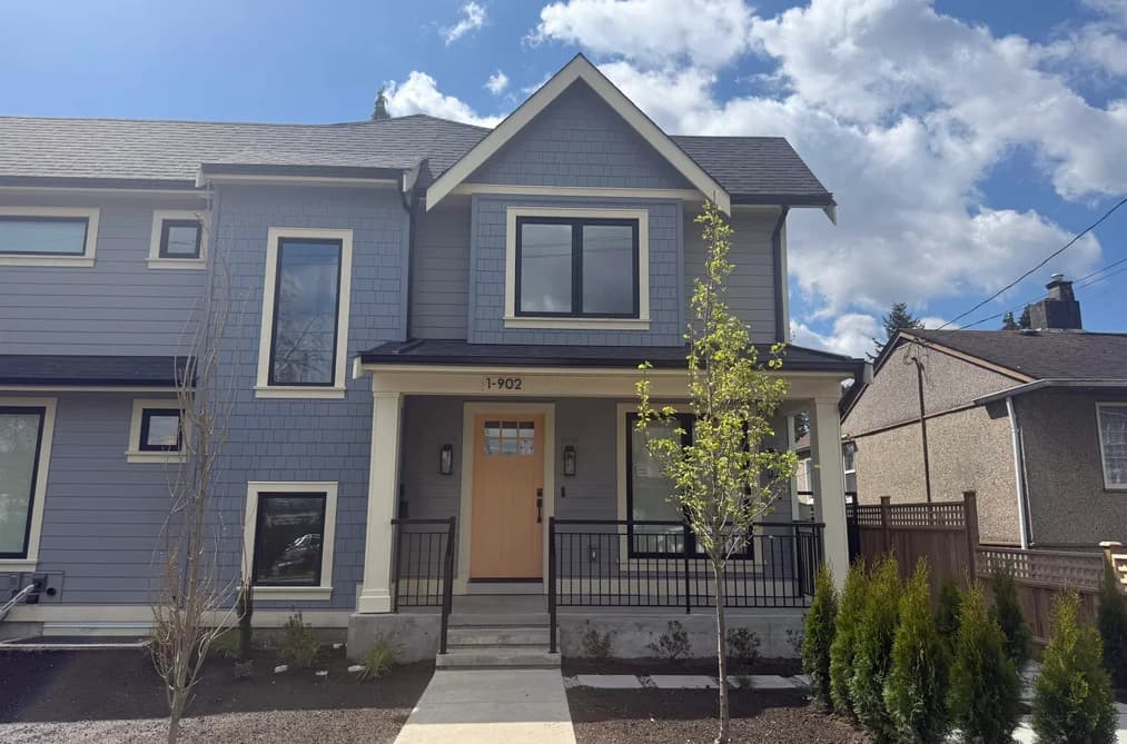 1 902 FIRST STREET, New Westminster, BC — Residential for Sale - Main Photo