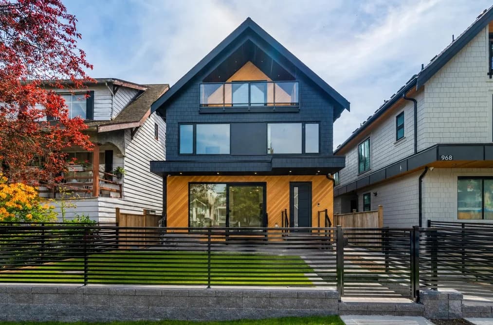 1 950 W 17TH AVENUE, Vancouver, BC — Residential for Sale - Main Photo