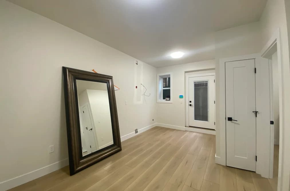 1 Bed Suite 7542 LINDRICK COURT, Burnaby BC V5A 3Y5 - Photo 1